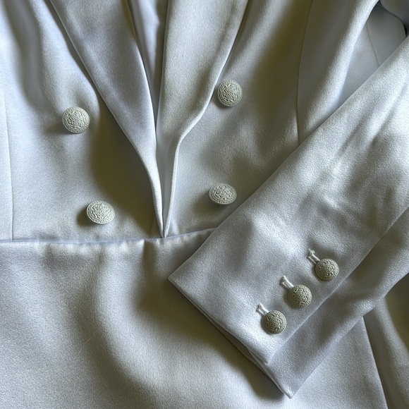 ALICE + OLIVIA Myra Notch Lapel Blazer Romper, size 4, $550 - Picture 11 of 13